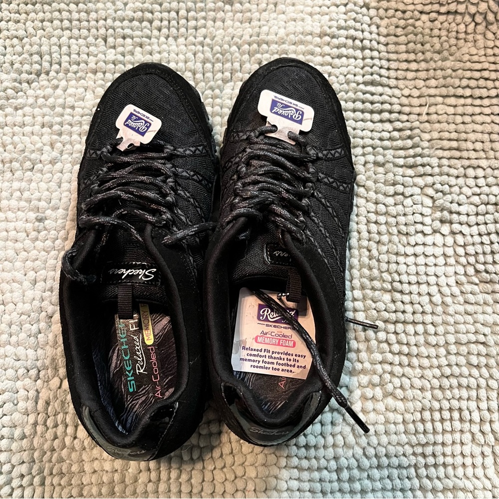 Skechers Black Relaxed Fit Sneakers